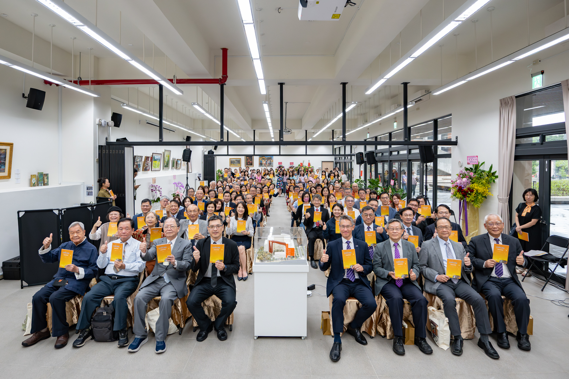 Faculty, students, alumni, and guests gathered to celebrate the inauguration of NTHU's new College of Education building.